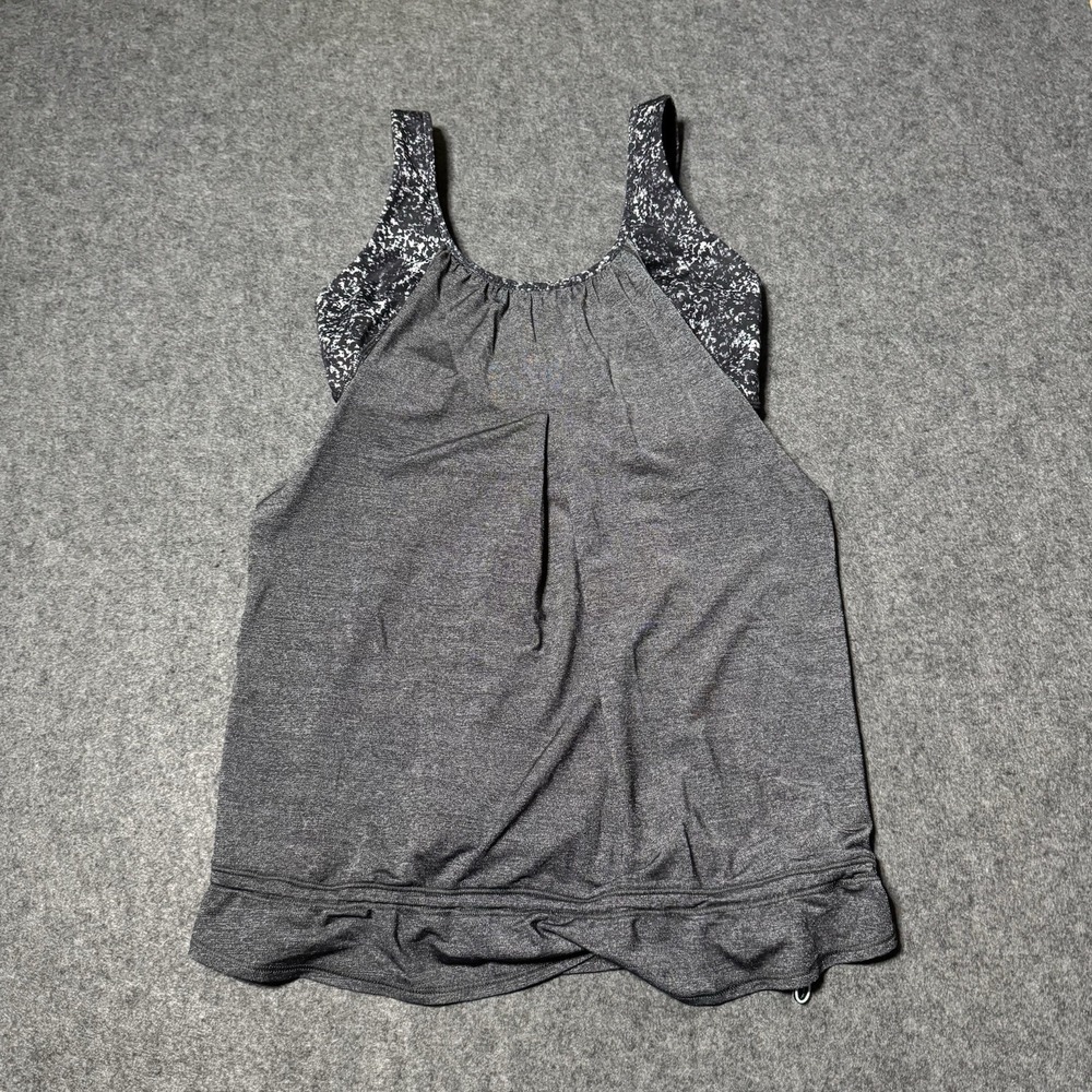 Lululemon Womens 2 in 1‎ Tanktop Bra With Cinch Size 6 Athletic Pilates UNPADDED
